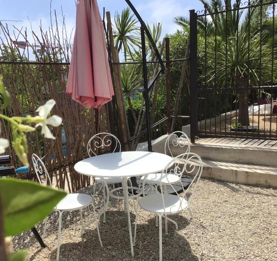 2 Pieces Rez-De-Jardin Dans Maison Avec Piscine Villeneuve-Loubet Exteriér fotografie