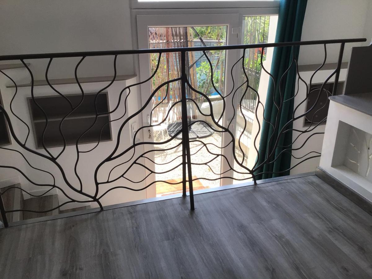 2 Pieces Rez-De-Jardin Dans Maison Avec Piscine Villeneuve-Loubet Exteriér fotografie