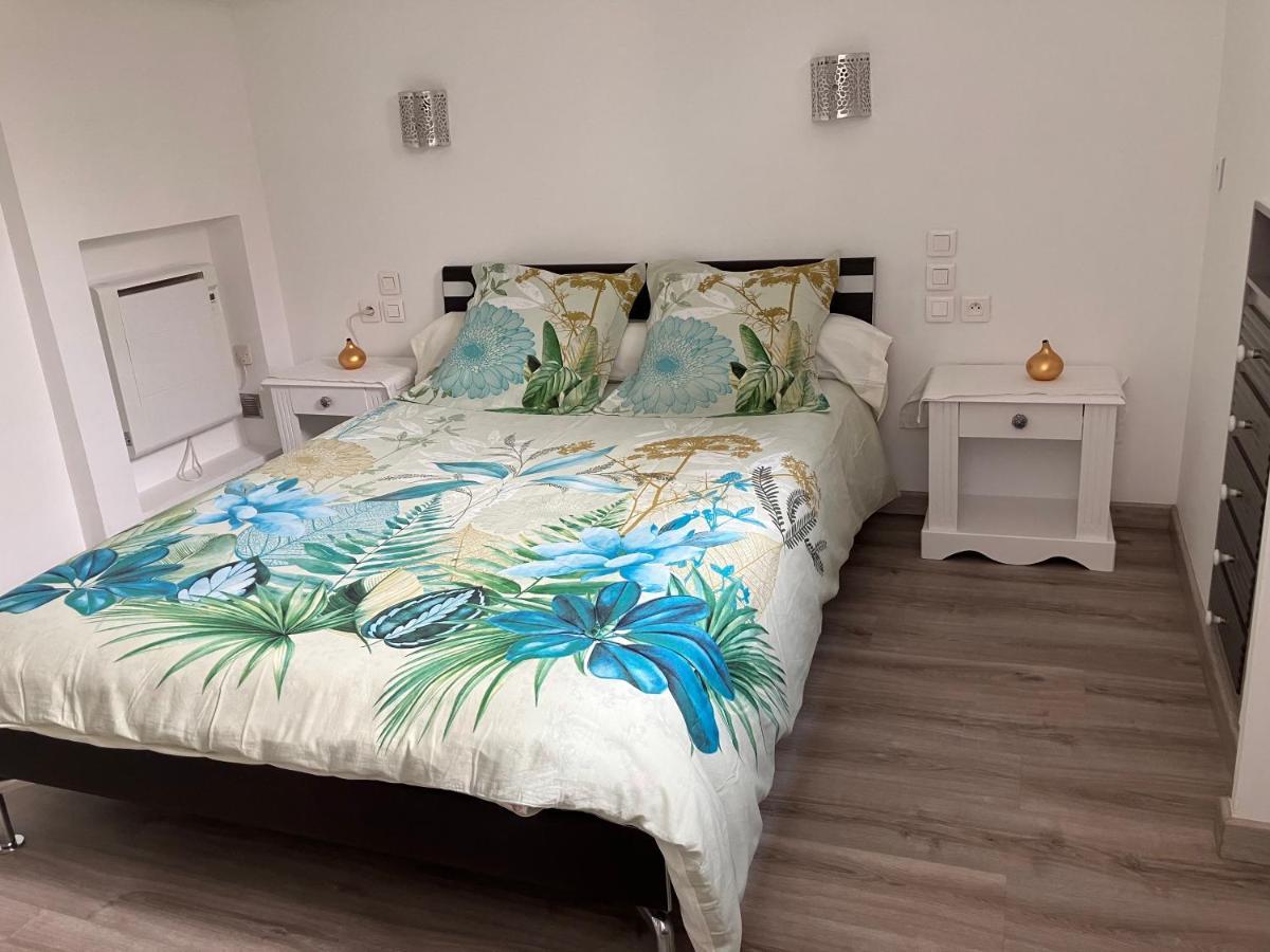 2 Pieces Rez-De-Jardin Dans Maison Avec Piscine Villeneuve-Loubet Exteriér fotografie