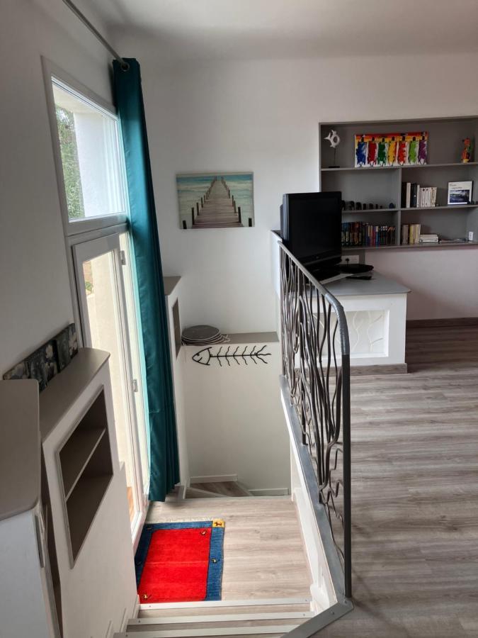 2 Pieces Rez-De-Jardin Dans Maison Avec Piscine Villeneuve-Loubet Exteriér fotografie