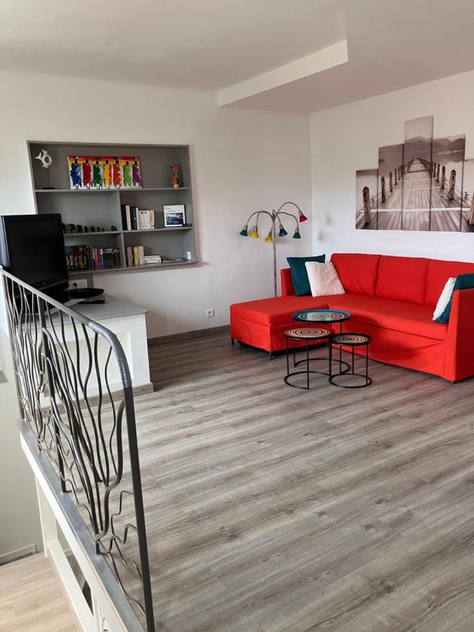 2 Pieces Rez-De-Jardin Dans Maison Avec Piscine Villeneuve-Loubet Exteriér fotografie