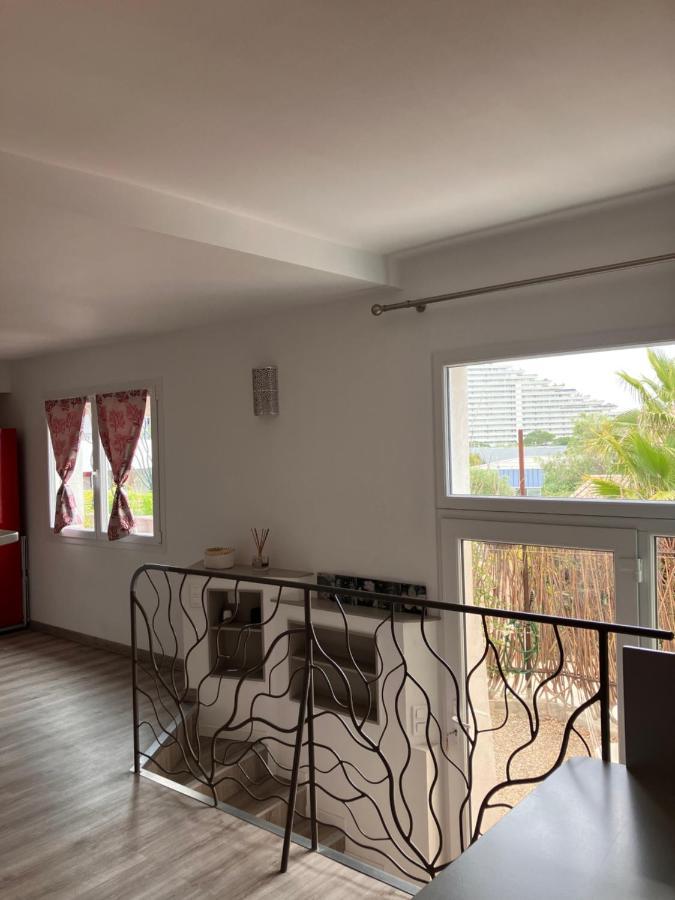 2 Pieces Rez-De-Jardin Dans Maison Avec Piscine Villeneuve-Loubet Exteriér fotografie