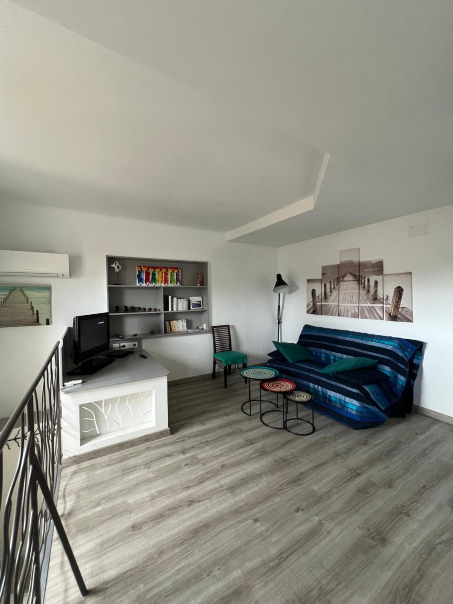 2 Pieces Rez-De-Jardin Dans Maison Avec Piscine Villeneuve-Loubet Exteriér fotografie