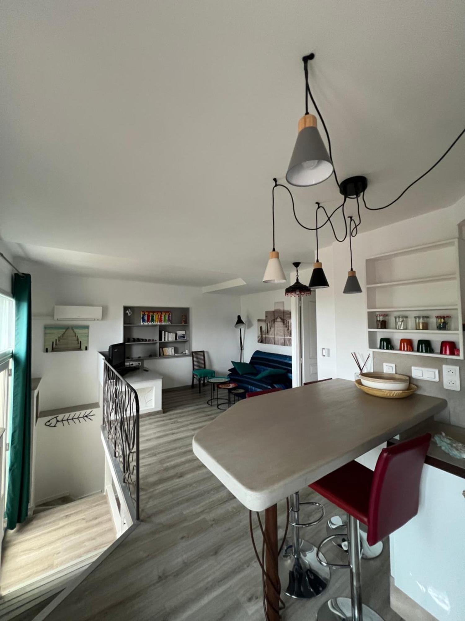 2 Pieces Rez-De-Jardin Dans Maison Avec Piscine Villeneuve-Loubet Exteriér fotografie